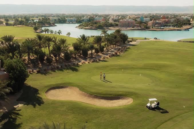Green fairways in El Gouna